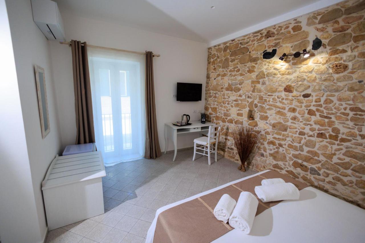 Miramare Rooms B&B Avola Buitenkant foto
